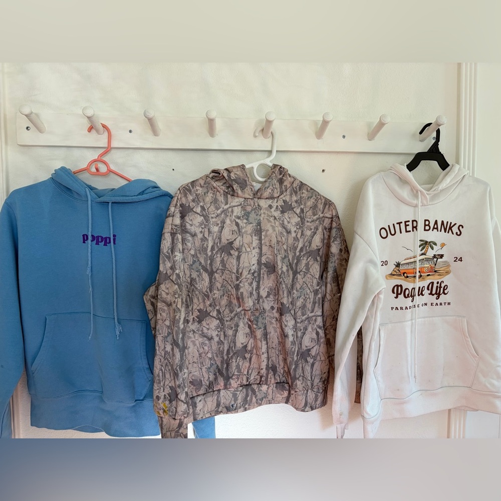 Four hoodies SHEIN, POPPI